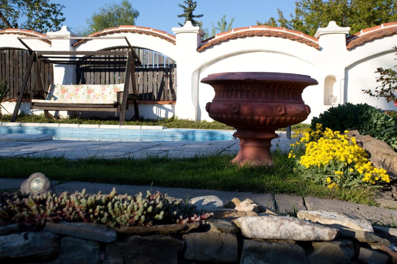 Lichtenstein Lva Apartman Breclav Ngoại thất bức ảnh